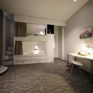 downtown-boutique-hostel.hotelinzadar.com/